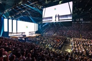 image that shpws the audience and the CEo about to deliver the keynote speech at Google Cloud 2025